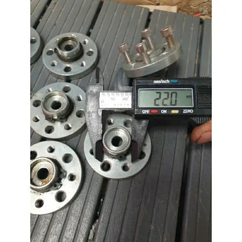 mặt bích lắp trục ốc M7 sắt dày 8mm đường kính 55mm