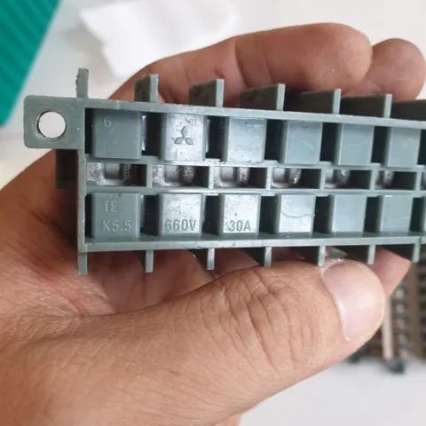 cầu đấu Mitsubishi 12P bãi 660V 30A bãi chưa sử dụng chất lượng cao