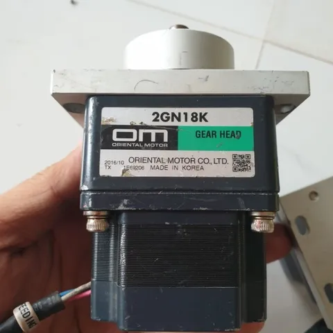 động cơ đồng bộ 1 pha vexta japan hộp số omron tỉ lệ 1:18
