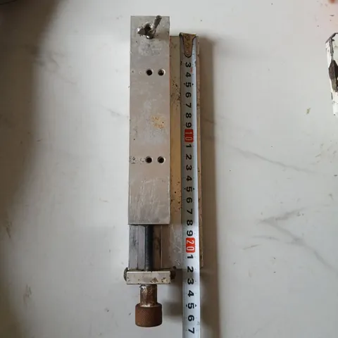 bộ trượt nhôm mang cá tháo máy có tay vặn và khóa vị trí vít me cơ