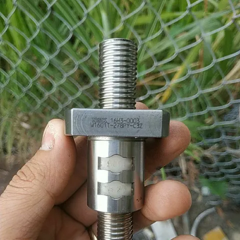 vít me bi phi 16 bước 2mm NSK