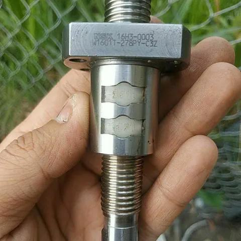 vít me bi phi 16 bước 2mm NSK
