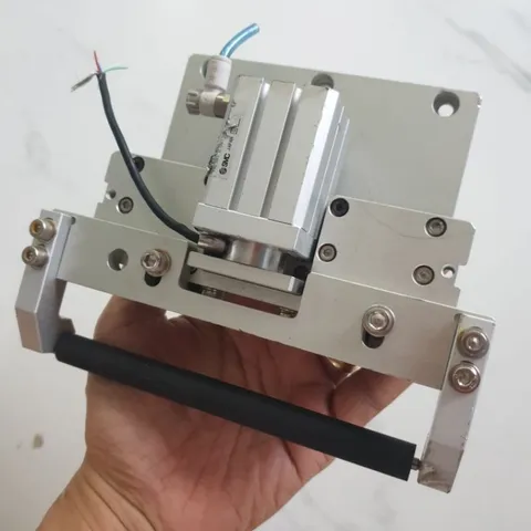 khung ép dập hàn gọt cell pin 18650 2 con trượt DPIN 40x40 siêu bền kèm con lăn cao su xi lanh smc japan có cell cân lực