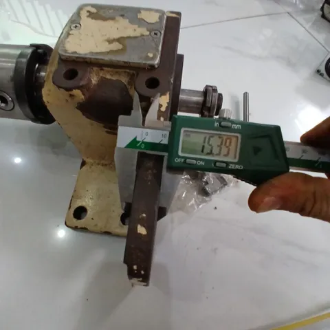 11kg cụm đầu trục mặt bích mâm cặp 80 kèm chấu trái thông lỗ 16 chế khoan phay mài trục A B