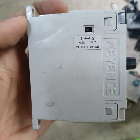 Keyence EG-545 (Keyence EG-545 Position Sensor Controller)