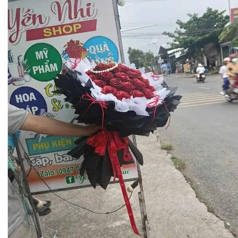 Bó hoa hồng nhũ đỏ dáng công chúa 30 bông tặng 20/10