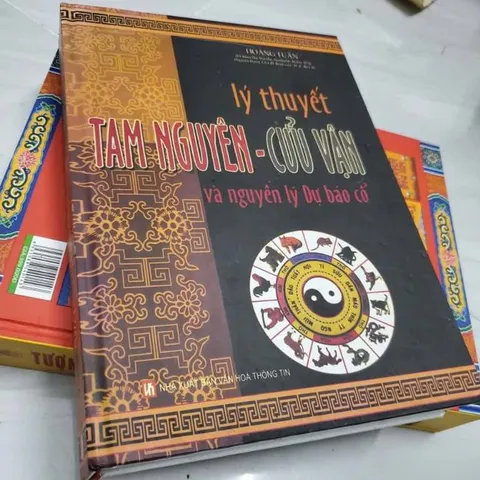 Lý Thuyết Tam Nguyên Cửu Vận Và Nguyên Lý Dự Báo Cổ – Hoàng Tuấn (Bìa Cứng)