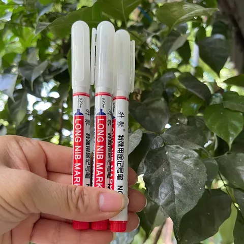Bút đánh dấu lỗ sâu 20mm khô nhanh , bền màu kháng nước dùng trên mọi chất liệu,bút đánh dấu ngòi dài 3 màu 889426