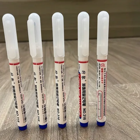 Bút đánh dấu lỗ sâu 20mm khô nhanh , bền màu kháng nước dùng trên mọi chất liệu,bút đánh dấu ngòi dài 3 màu 889426