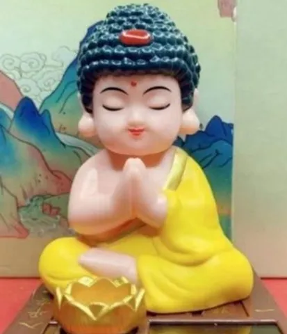 Tượng Phật A Di Đà Gật Gù Trang Trí Taplo Xe Hơi Chất Liệu Nhựa ABS Dùng Năng Lượng Mặt Trời cực đẹp