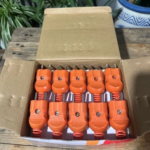 Phích cắm/phích âm chịu tải cao 3000W SOPOKA P30002+ C3000 vỏ nhựa liền khối chống vỡ
