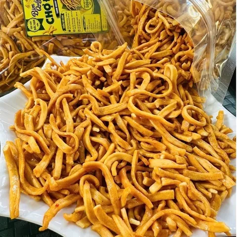 quẩy giòn handmade tẩm vị mặn ngọt hơi cay nhẹ ăn vặt thơm ngon, càng ăn càng cuốn