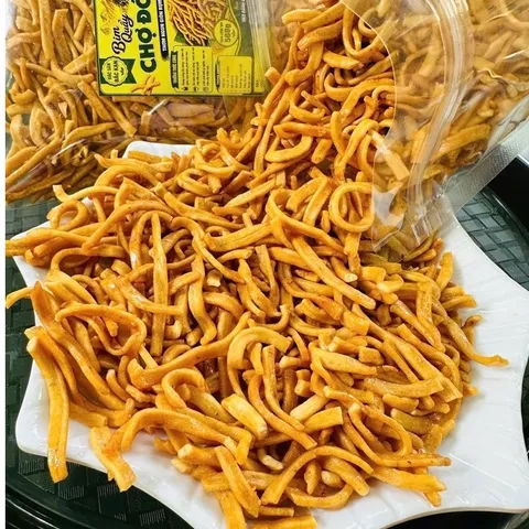quẩy giòn handmade tẩm vị mặn ngọt hơi cay nhẹ ăn vặt thơm ngon, càng ăn càng cuốn