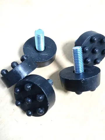 4 chân đế tăng chỉnh M6-M8 gai đen