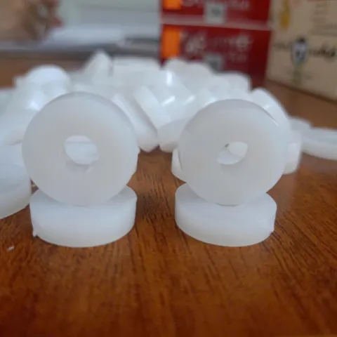 Long đen nhựa trắng cách điện M6x20x5,bulong nhựa trắng ,vòng đệm nhựa trắng cách điện