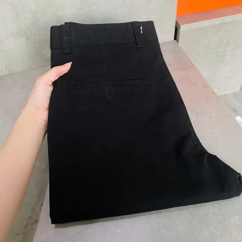 Quần kaki nam đơn giản dễ mặc dễ phối