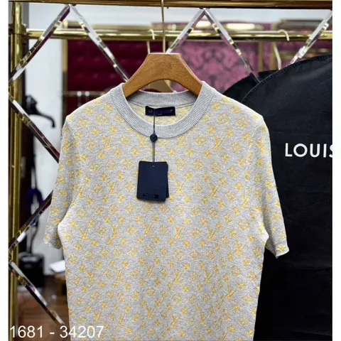 Áo T-Shirt Phông Len Nam Nữ Chất Len Mềm Mịn Mỏng Nhẹ - Chuẩn Hàng QCCC