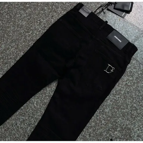 Quần Jeans Bò Nam Đen Trơn Khóa Lệch Đơn Giản Logo Innox Sáng Bóng - Nhận hàng chuẩn đẹp 1:1