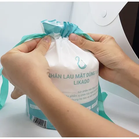 Khăn lau mặt dùng 1 lần spa Likado Cuộn 50 khăn/ Gói rút 80 khăn/ Túi rút 240 tờ kích thước (20x20cm)