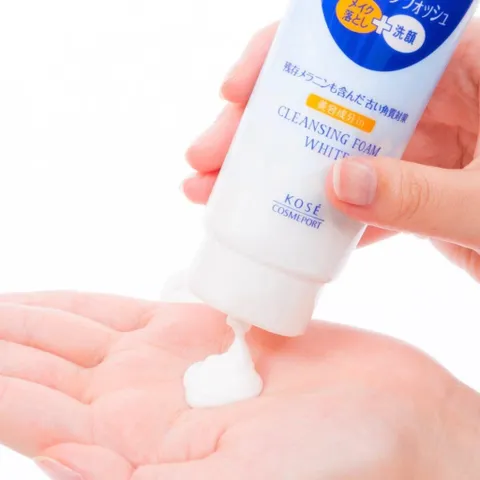 Sữa Rửa Mặt Kose Softymo Dưỡng Trắng Mềm Mịn Da Nhật Bản - Tuýp 150g, 190g
