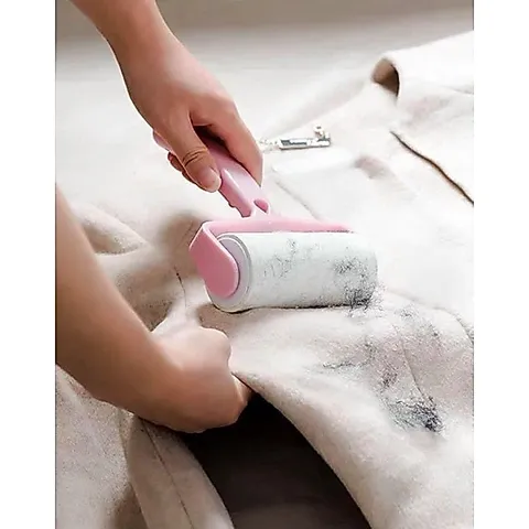 Cây Lăn Bụi Quần Áo Hồng Kèm 2 Lõi Giấy Thay Thế