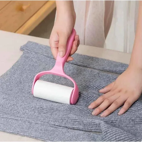 Cây Lăn Bụi Quần Áo Hồng Kèm 2 Lõi Giấy Thay Thế