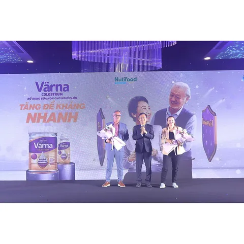 [CHÍNH HÃNG] Sữa bột Varna Colostrum lon 850g - tăng đề kháng bổ sung đầy đủ dinh dưỡng cho người lớn