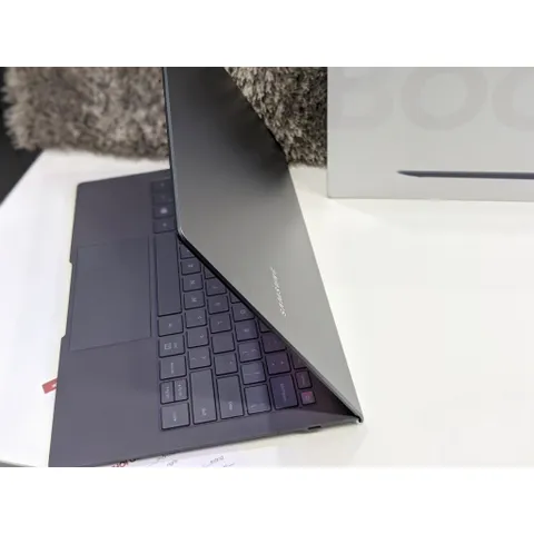 Laptop Samsung Galaxy Book S 13.3'' siêu mỏng nhẹ Bản Lắp sim LTE | Ram 8GB SSD 256GB