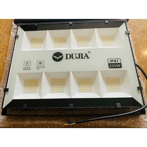 Đèn Pha Led COB Siêu Sáng 50w / 100w / 150w / 200w Chuyên Lắp Đặt Ngoài Trời, Chống Nước IP66, chịu nhiệt chịu lực tốt