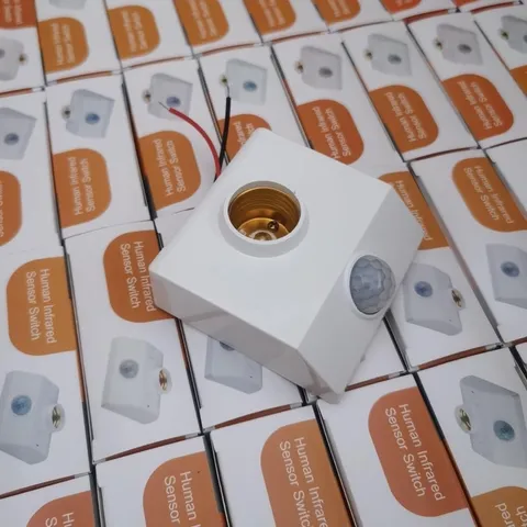 Đuôi đèn cảm ứng chuyển động thông minh, tiện lợi