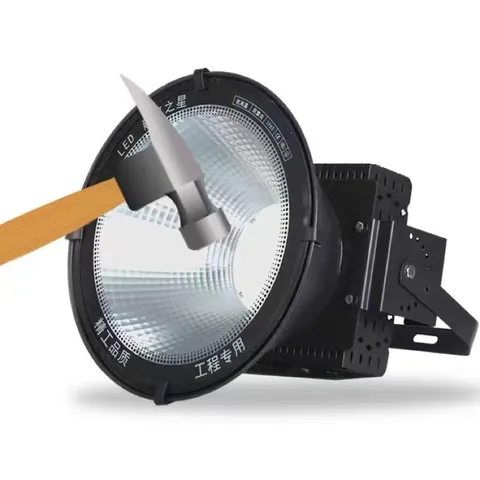 Đèn led chiếu xa ngoài trời chuyên cho tàu biển, sân vận động, vuông tôm, hàng chuẩn công suất chống nước IP67 điện 220v