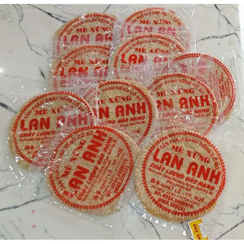 3 miếng  Mè xửng tròn Lan Anh, đặc sản Huế