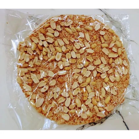 5 kẹo mè đậu phụng giá tốt, đặc sản Huế, 150g/miếng, kẹo lạc, vừng, bánh tráng kết hợp giòn ngon