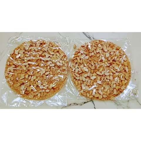 Combo hai kẹo mè đậu phụng đặc sản Huế giá tốt