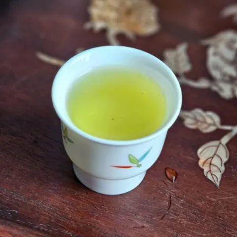 Trà Nõn Tôm Thượng Hạng Cao Cấp Nhất Phù Hợp Biếu Tặng Hương Thơm Dịu Nhẹ Thanh Khiết