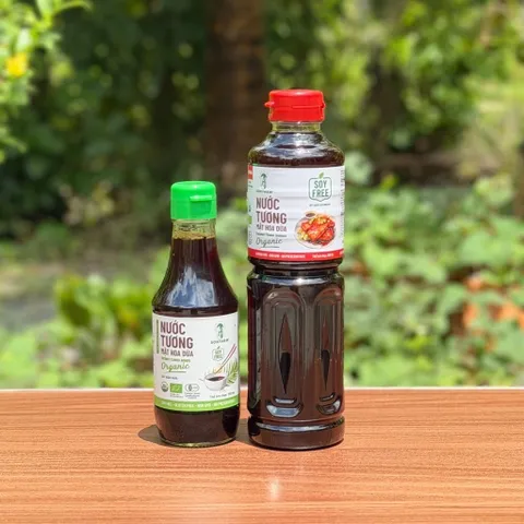 Combo 2 nước tương mật hoa dừa hữu cơ Sokfarm (xanh 200ml + đỏ 500ml).