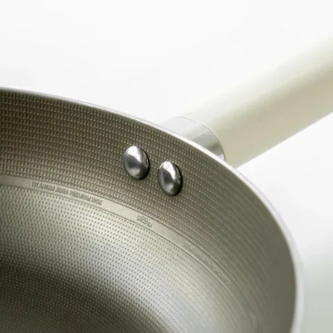 Chảo sâu lòng có vung Haatz Titanium Aura