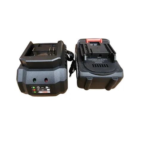 Quạt Tích Điện 8inch  Lồng sắt cánh nhựa 18Cm có tuốc năng quay 2 chế độ gió. Bảo hành 3 tháng