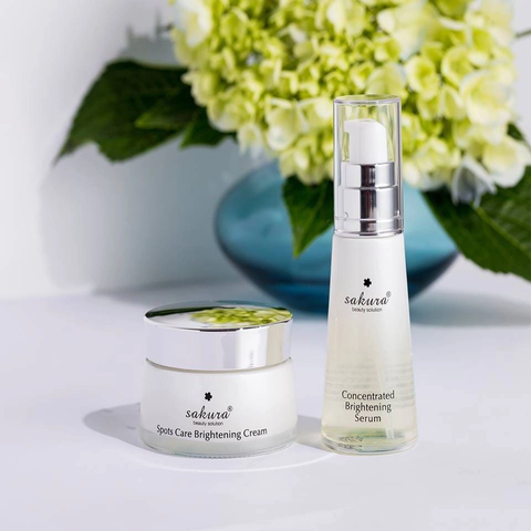 (Hàng nhập khẩu) Bộ 2 món hỗ trợ dưỡng trắng da, ngừa nám Sakura Brightening Set