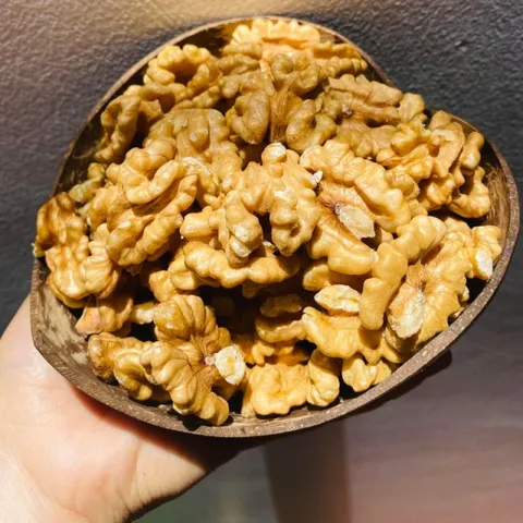 Hạt óc chó vàng tách vỏ Giọt Nắng dạng sống