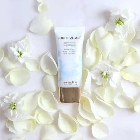 (Hàng nhập khẩu) Kem lót hiệu chỉnh màu da Swissline Aqua Vitale Bloom Flash
