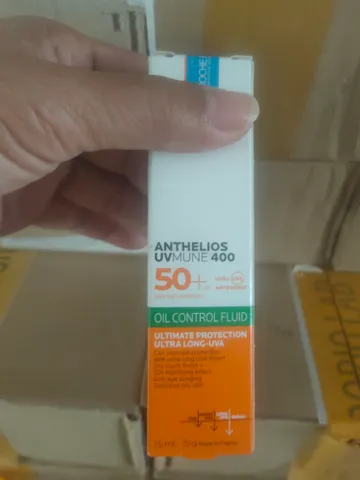 Kem chống nắng LA Roche posay- Anthelios UV Munne 400 -50+15ml ( 4/27)