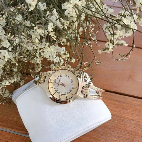 Review từ A-Z đồng hồ Anne Klein, cách phân biệt hàng chính hãng