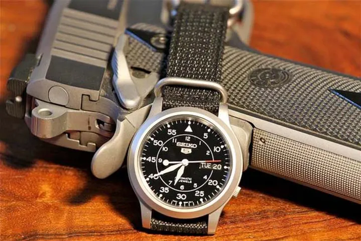 [HỎI/ĐÁP] Có nên mua đồng hồ Seiko 5 quân đội cũ hay không?
