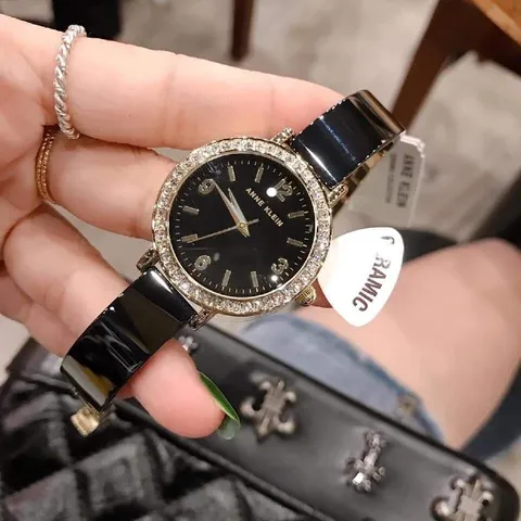 Top 5 đồng hồ Anne Klein mặt tròn được phái đẹp săn lùng hiện nay 