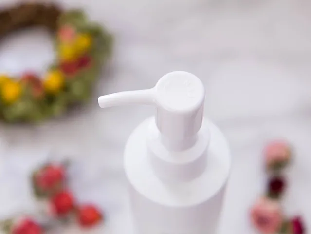 Gel rửa mặt cao cấp cho da nhạy cảm Huxley Cleansing Gel