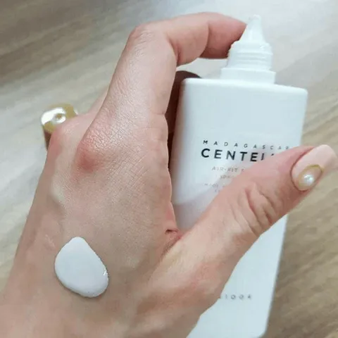 [Nhập khẩu] Kem Chống Nắng Skin1004 Madagascar Centella SPF50+ PA++++ - Dành Cho Da Nhạy Cảm, Dầu Mụn, Chống Nước, Làm Sáng Da