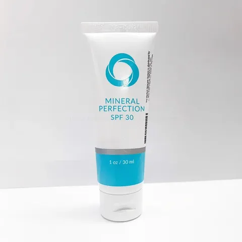 Kem chống nắng The Perfect Mineral Perfection SPF 30 - Bảo vệ da hoàn hảo, nhẹ nhàng, phù hợp mọi loại da, chống nắng hiệu quả UVA/UVB.