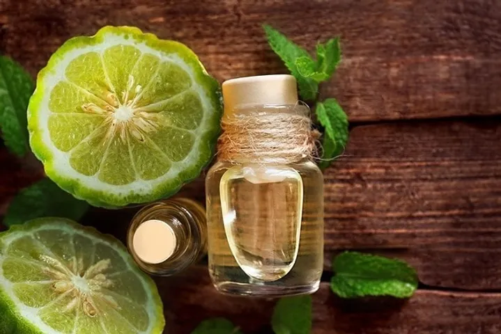Tinh Dầu Treo Xe Hơi & Tủ Áo Lorganic - Khử Mùi & Thư Giãn Tinh Thần Hương Bưởi, Chanh, Sả Chanh 10ml