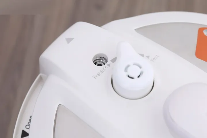 Nồi áp suất điện Supor SPC50YA310VN 5L - Thiết kế sang trọng, 7 chế độ nấu, tiết kiệm thời gian cho gia đình 4-6 người.